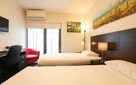 Alston Apartments Hotel